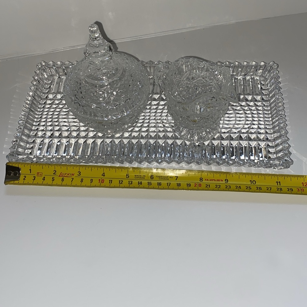 Brilliant vintage cut clear glass cream , and lidded sugar. - Picture 3 of 11